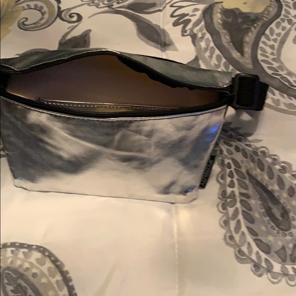 Fanny pack - Picture 2 of 2